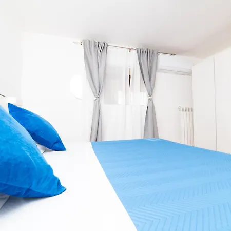 Terrazzo Privato & Vista Sul Mare Nel Centro Storico & Wi-fi - Casa Dorotea Апартаменты *